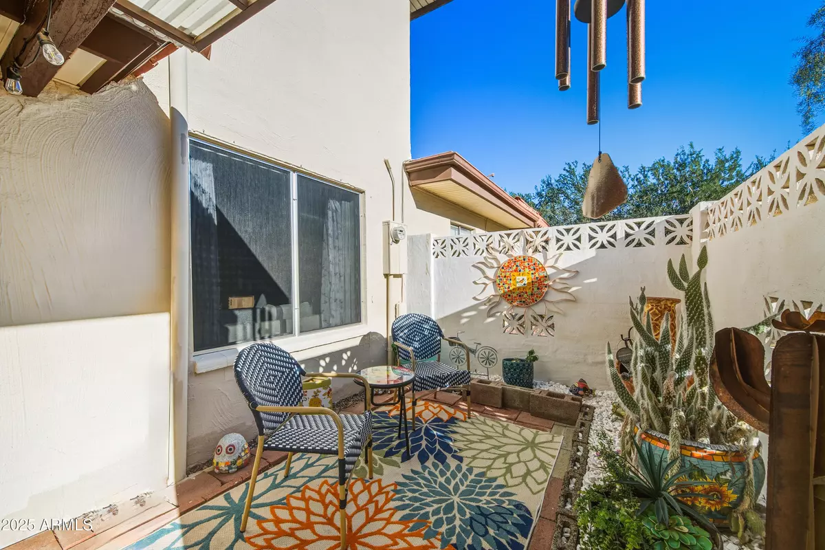 Phoenix, AZ 85022,834 E JOAN D ARC Avenue