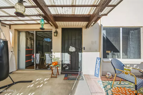 Phoenix, AZ 85022,834 E JOAN D ARC Avenue