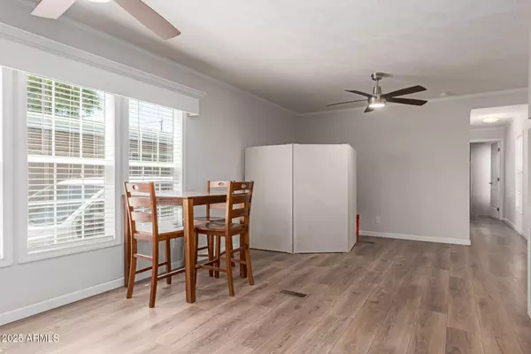 Phoenix, AZ 85009,2605 W VAN BUREN Street #111