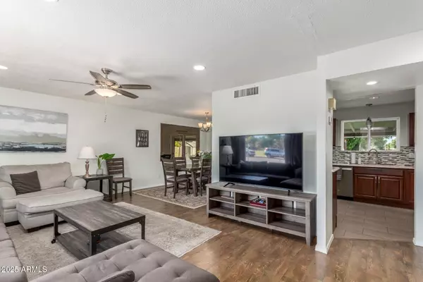 Tempe, AZ 85282,5014 S ELM Street