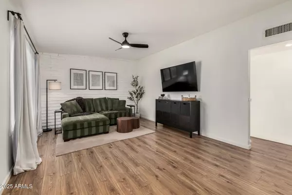 Tempe, AZ 85282,1964 E WESLEYAN Drive