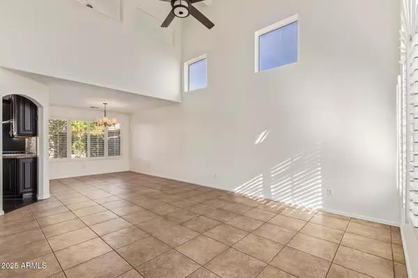 Phoenix, AZ 85024,2214 E WAHALLA Lane