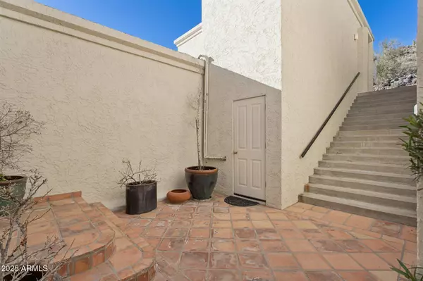 Phoenix, AZ 85018,3800 E LINCOLN Drive #7