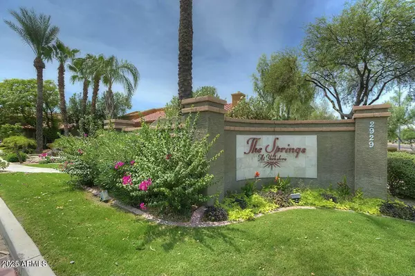 2929 W YORKSHIRE Drive #2025, Phoenix, AZ 85027