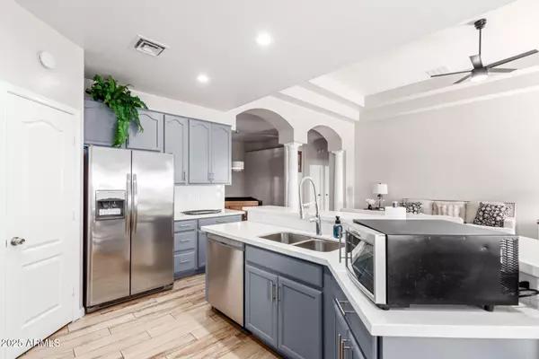 Phoenix, AZ 85041,8632 S 10TH Lane