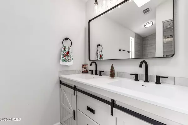 Apache Junction, AZ 85119,3301 S Goldfield Road #2006