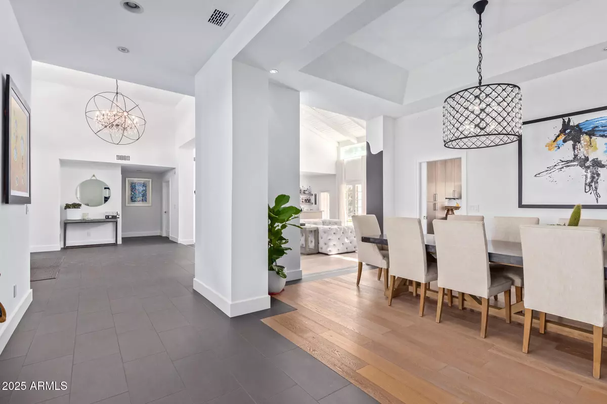 Paradise Valley, AZ 85253,9128 N 55TH Street