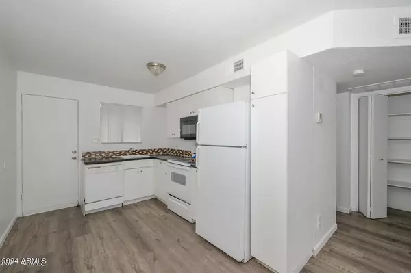 Phoenix, AZ 85021,2049 W HAYWARD Avenue #10