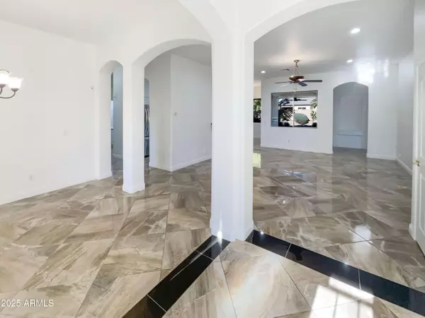 Chandler, AZ 85286,1900 E WOODSMAN Place