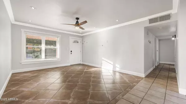 Phoenix, AZ 85015,6121 N 17TH Avenue