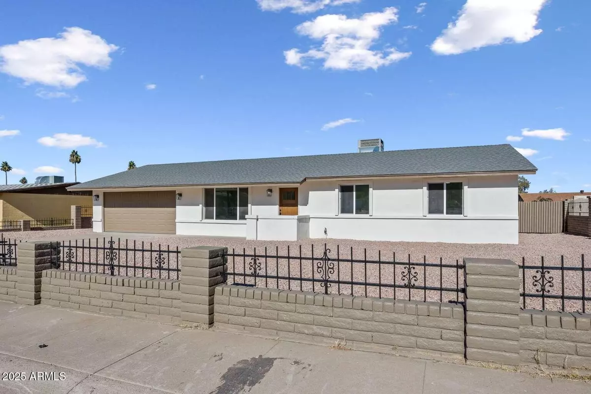 Phoenix, AZ 85042,1802 E ARDMORE Drive