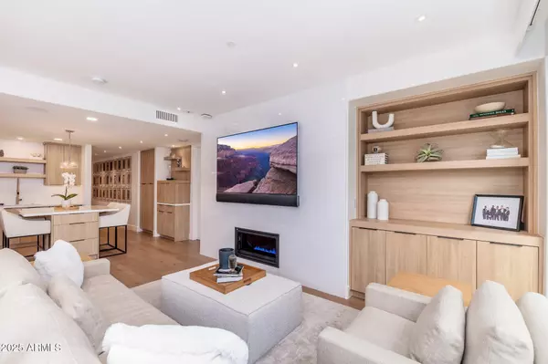 Scottsdale, AZ 85251,7175 E CAMELBACK Road #109