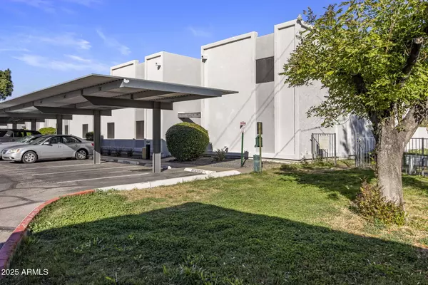 Scottsdale, AZ 85251,8576 E INDIAN SCHOOL Road #UNIT B