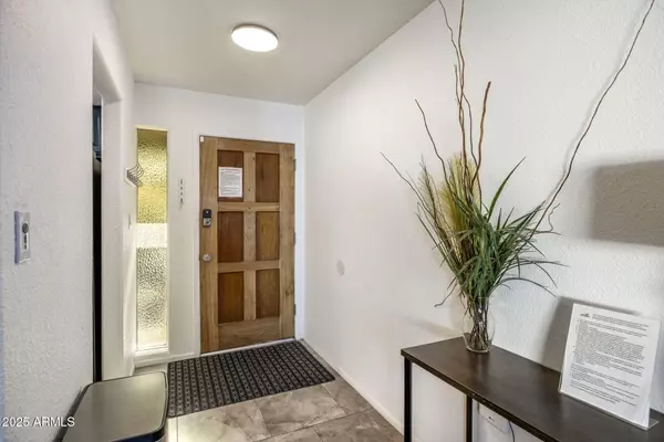 Scottsdale, AZ 85251,8576 E INDIAN SCHOOL Road #UNIT B