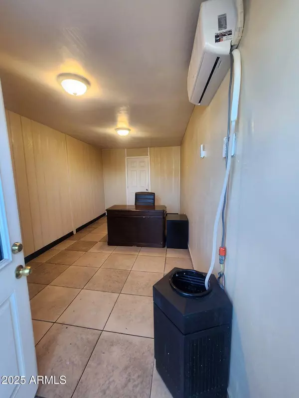 Phoenix, AZ 85009,3038 W Van Buren Street