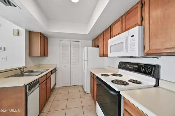 Glendale, AZ 85301,4730 W NORTHERN Avenue #1114