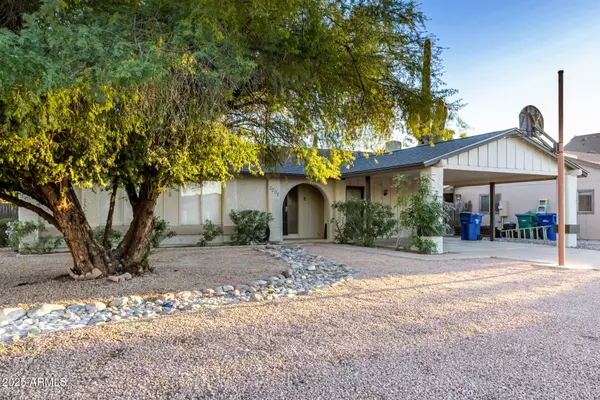 Mesa, AZ 85202,2207 W PORTOBELLO Avenue