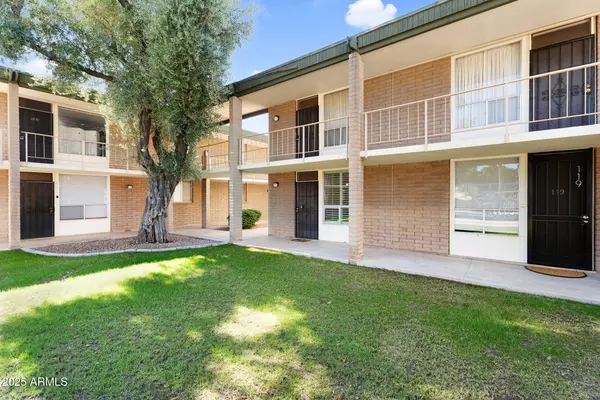 Phoenix, AZ 85018,3737 E TURNEY Avenue #120