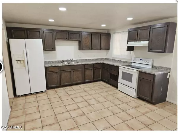 Phoenix, AZ 85032,3302 E THUNDERBIRD Road