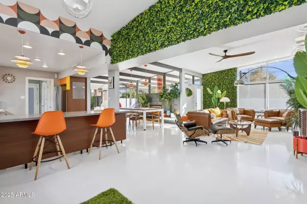 Phoenix, AZ 85009,2055 W WINDSOR Avenue