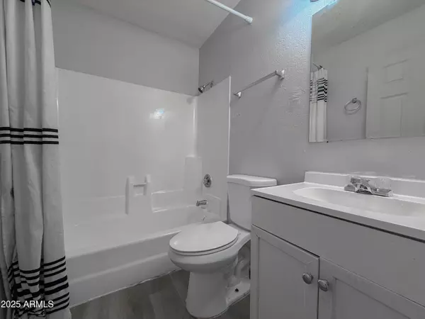 Phoenix, AZ 85021,1703 W MOUNTAIN VIEW Road #13