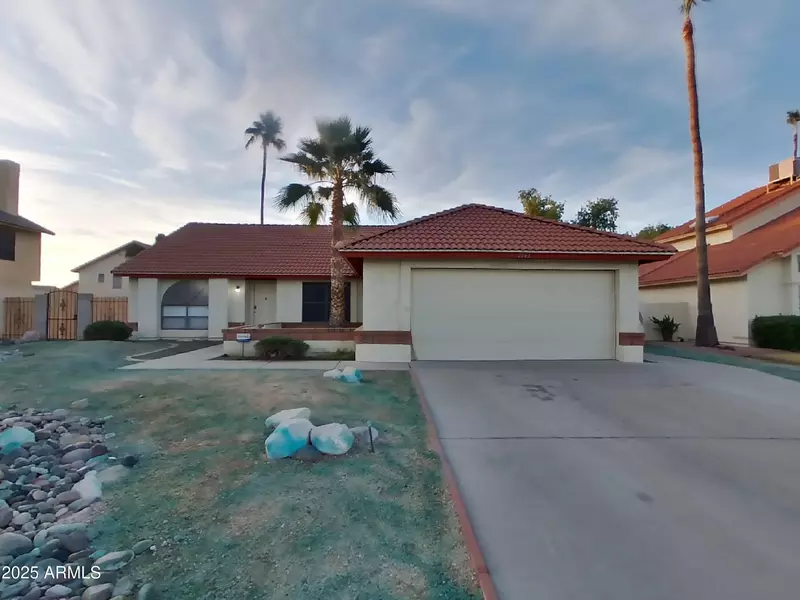 7743 W DREYFUS Drive, Peoria, AZ 85381