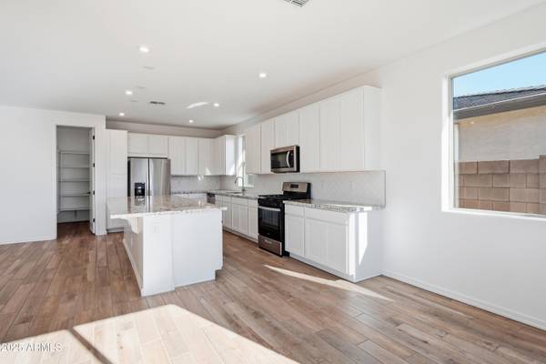 Waddell, AZ 85355,19015 W MARYLAND Avenue