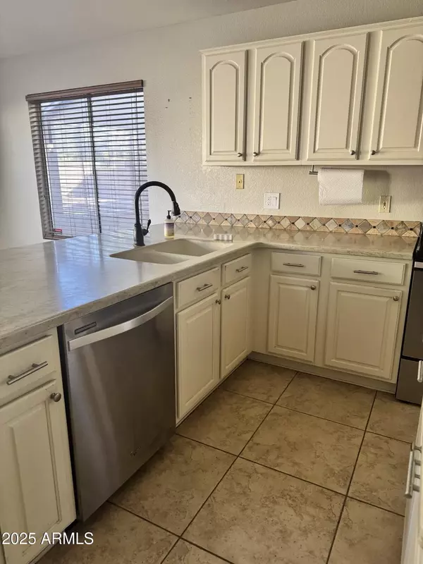 Glendale, AZ 85310,7442 W VIA DEL SOL Drive