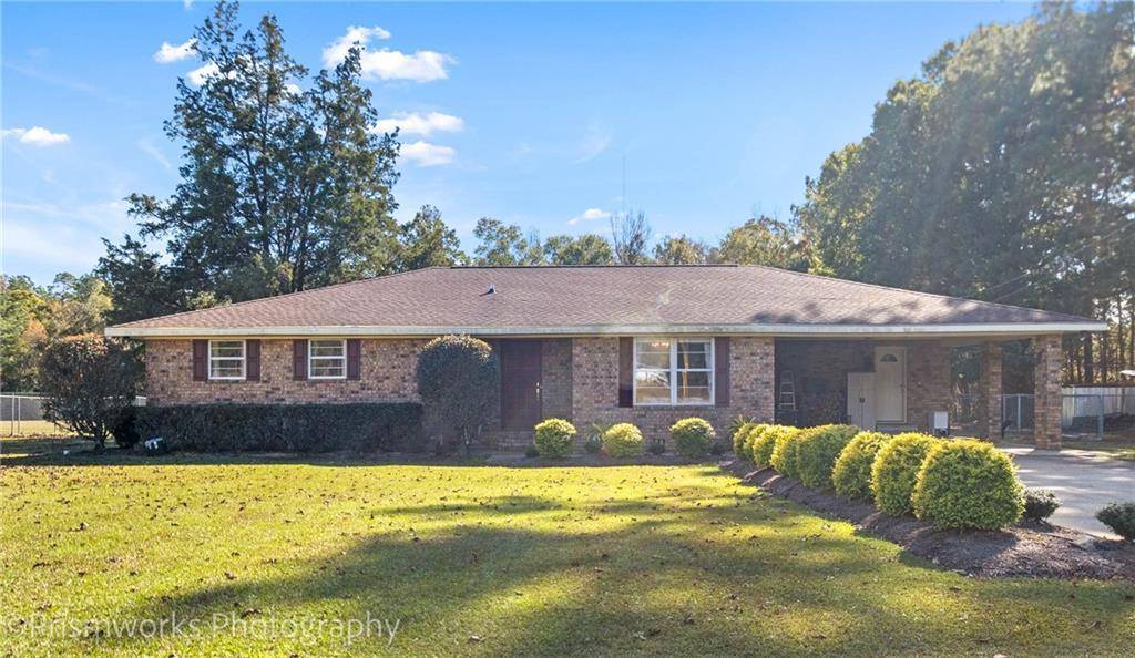 77 Young RD, Forest Hill, LA 71430