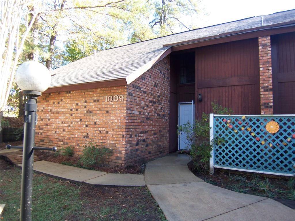 1009 RETREAT WEST ST, Pineville, LA 71360