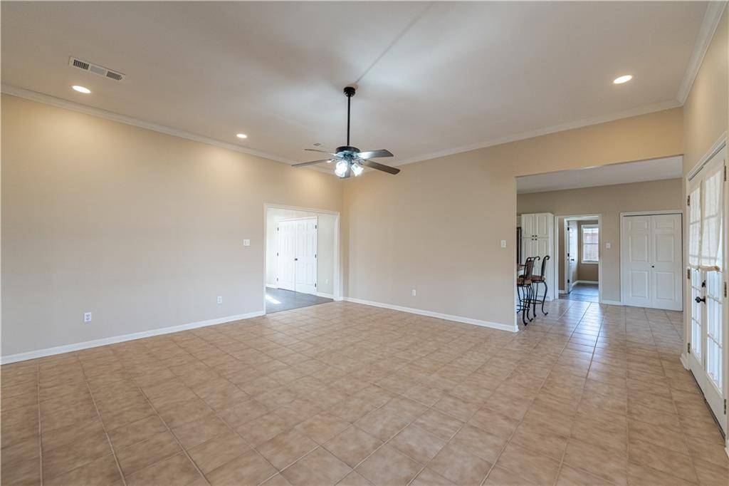 Alexandria, LA 71303,5220 RAPHAEL DR