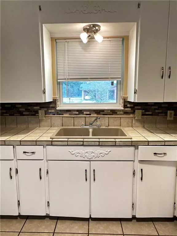 2714 WOODLAWN DR Alexandria, LA 71303