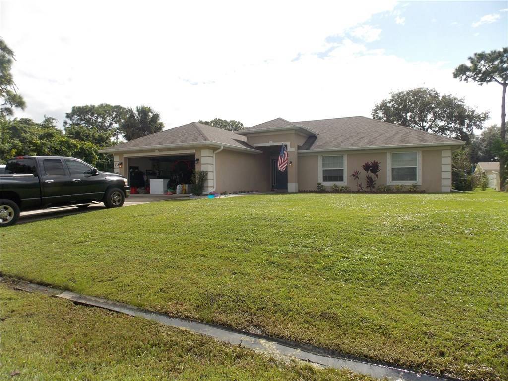 733 Hall AVE, Sebastian, FL 32958