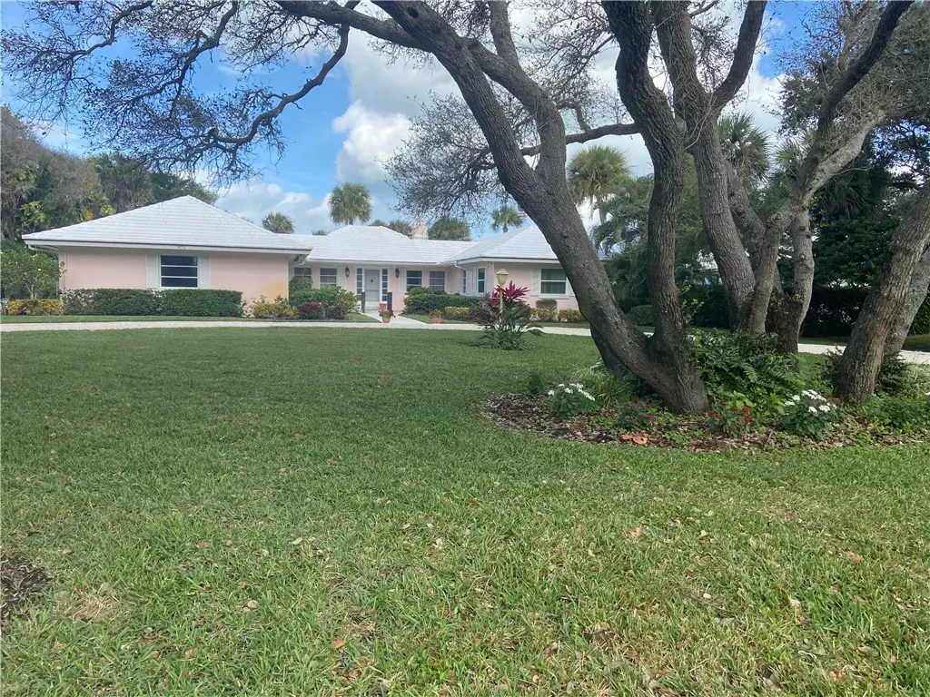 Vero Beach, FL 32963,971 Greenway LN