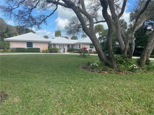 971 Greenway LN, Vero Beach, FL 32963