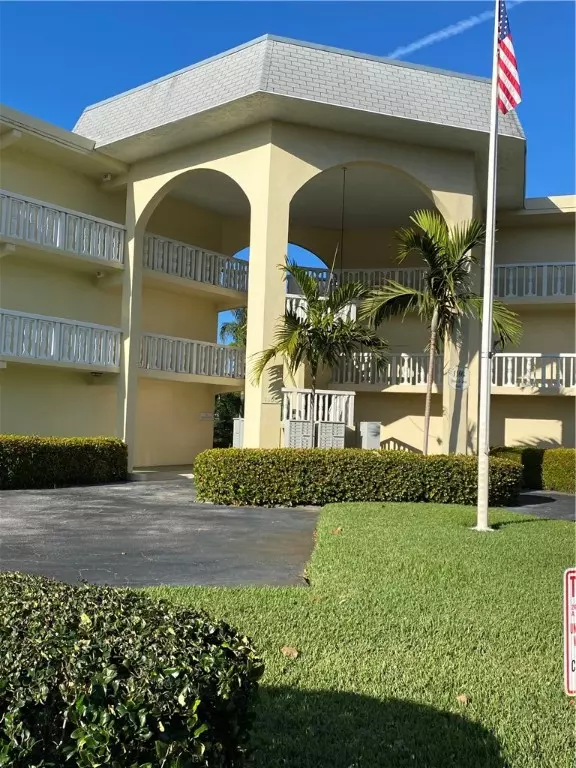 1100 Ponce De Leon CIR #N208, Vero Beach, FL 32960