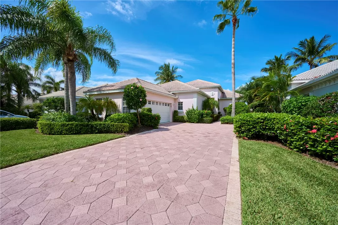 Vero Beach, FL 32963,918 Island Club SQ