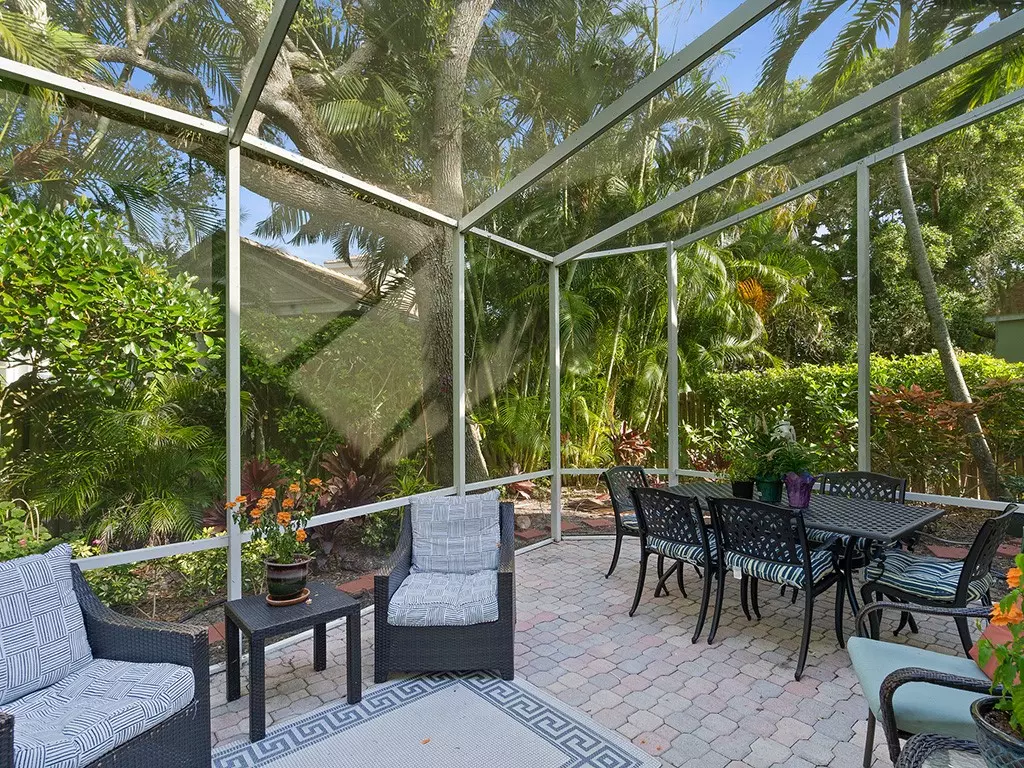 Vero Beach, FL 32963,8827 Lakeside CIR