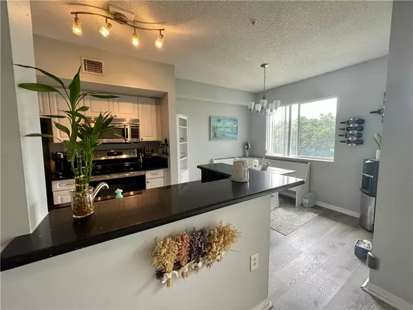 Vero Beach, FL 32967,1570 S 42nd CIR #305