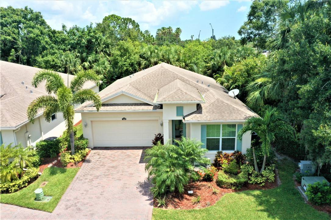 7456 White Oak LN, Vero Beach, FL 32966