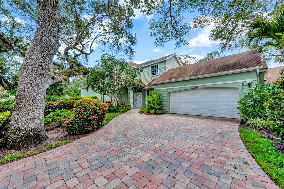 8828 Lakeside CIR, Vero Beach, FL 32963