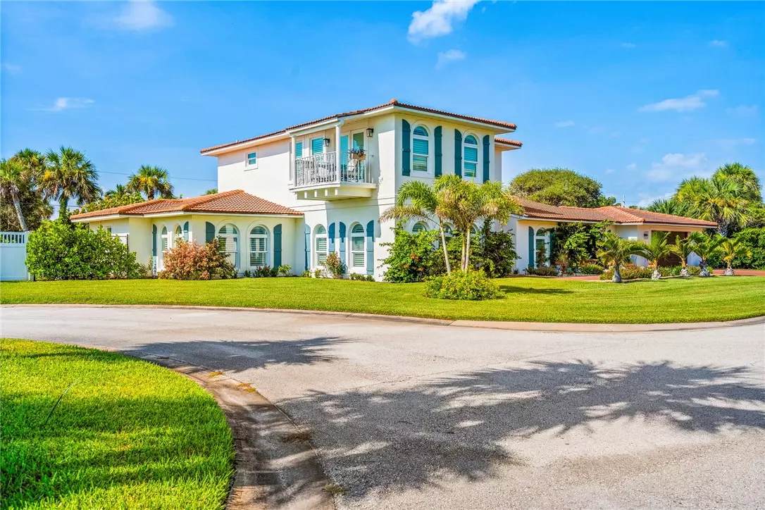 Vero Beach, FL 32963,935 Sea Watch LN