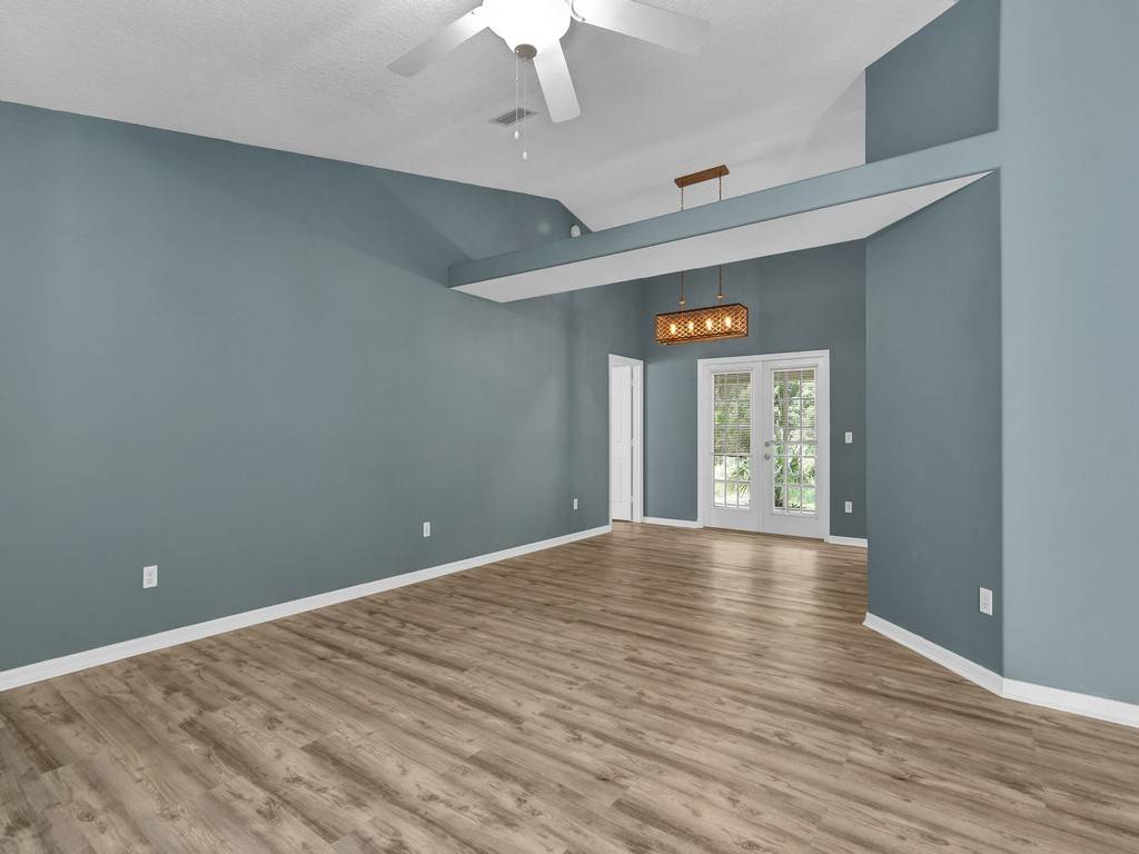 Vero Beach, FL 32967,4425 62nd CT