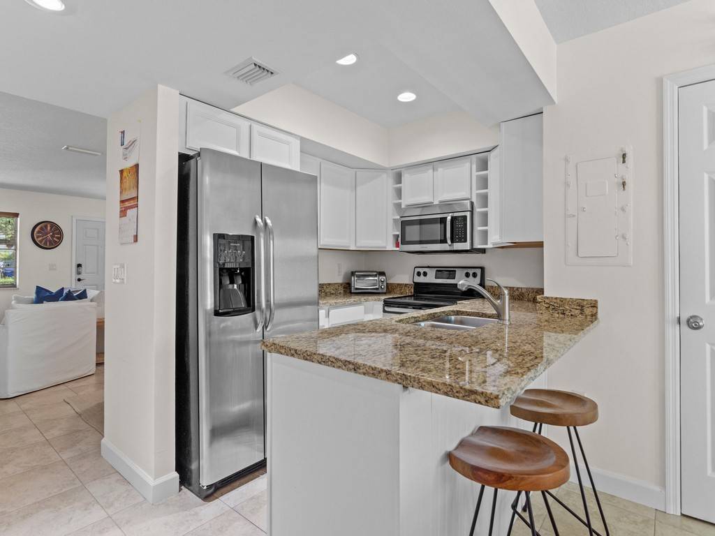 Vero Beach, FL 32963,831 Camelia LN #4