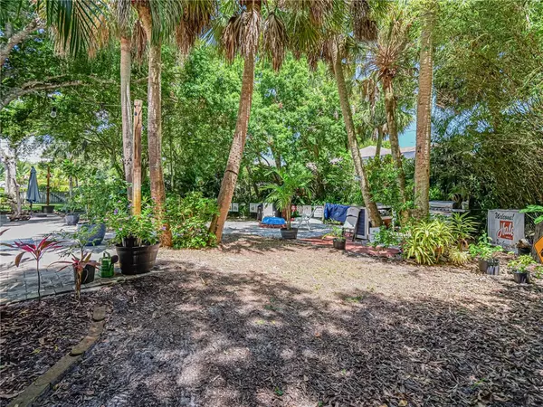 3890 1st LN, Vero Beach, FL 32968