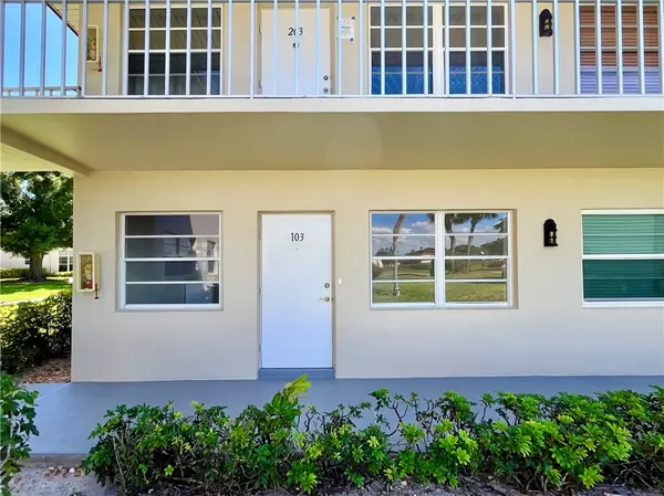 33 Pine Arbor LN #103, Vero Beach, FL 32962