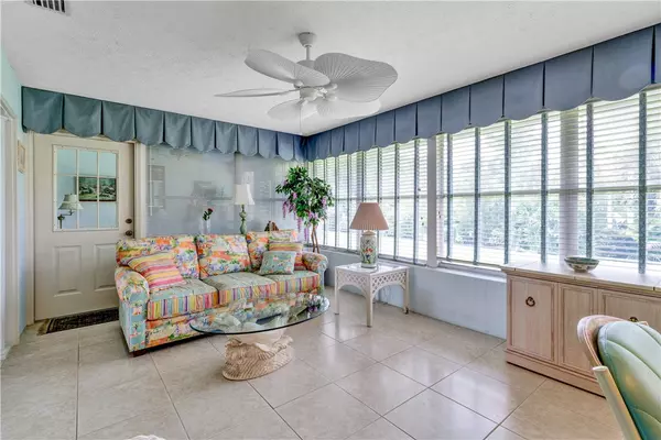 Vero Beach, FL 32962,841 Lake Orchid CIR #841