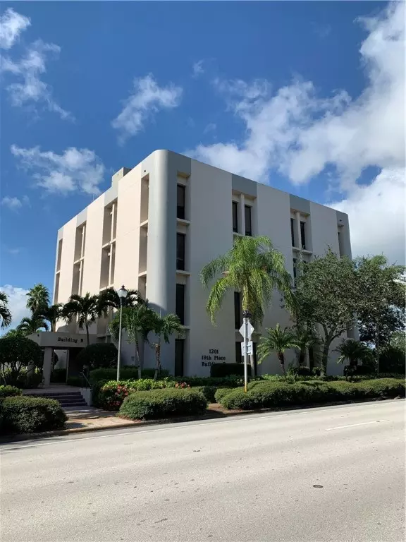 Vero Beach, FL 32960,1201 19th PL #B300