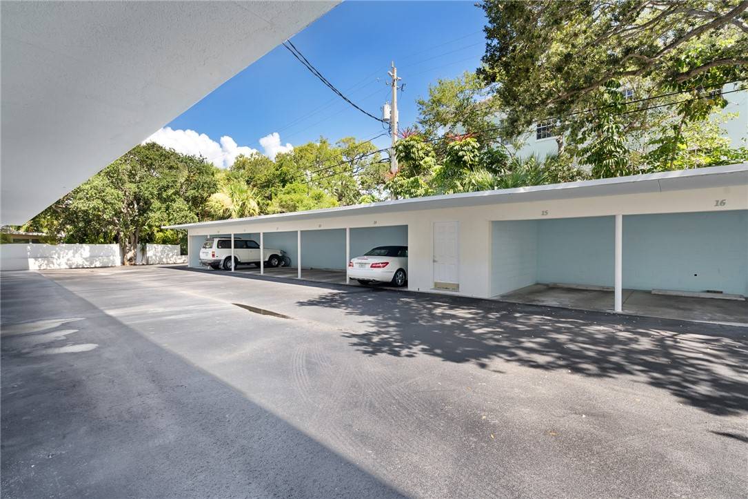 Vero Beach, FL 32963,855 Dahlia LN #102