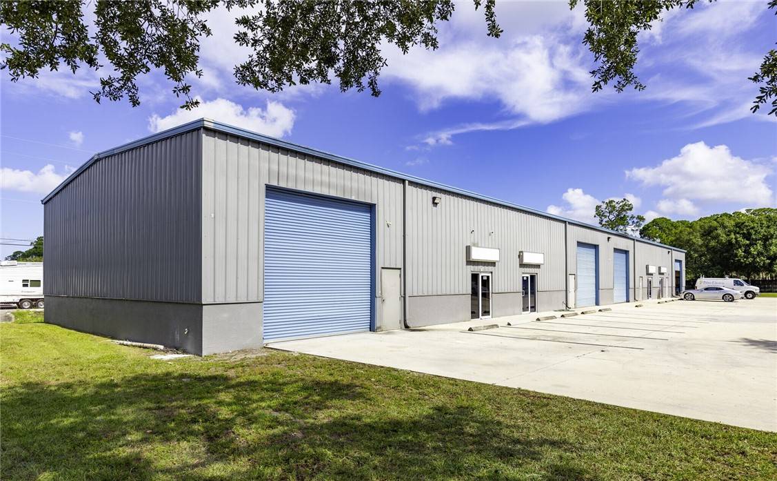 Vero Beach, FL 32968,865 33rd CT SW